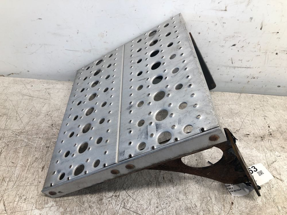 2013 Freightliner Cascadia Frame Step (722-10163)