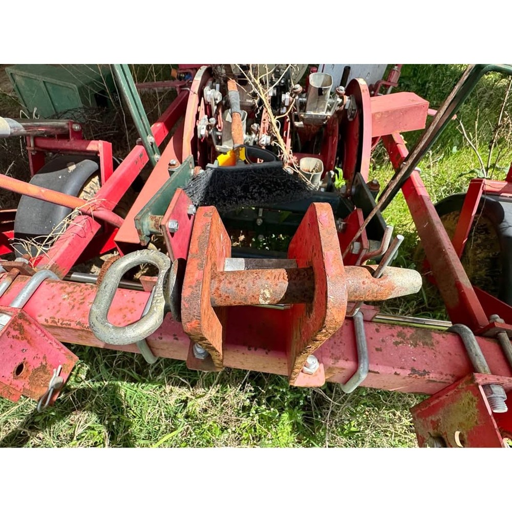 Two Row Mechanical Transplanter with 2 Tanks￼