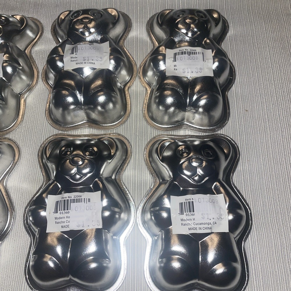 6 small cake pans--Teddy Bear NWT