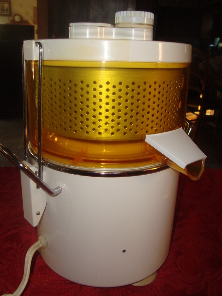 Oster Deluxe Automatic Juice Extractor Model# 357