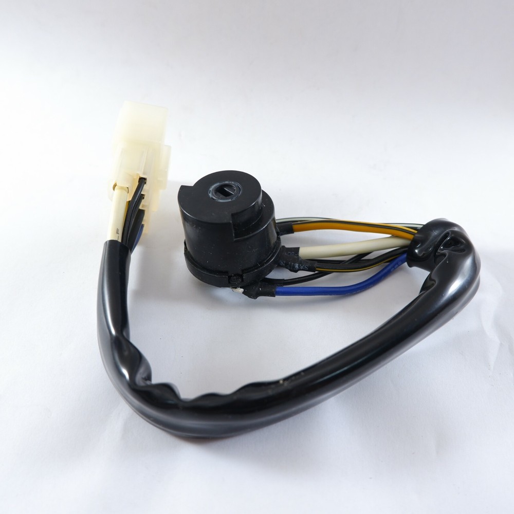 SUZUKI SIDEKICK TRACKER VITARA IGNITION SWITCH Brand New