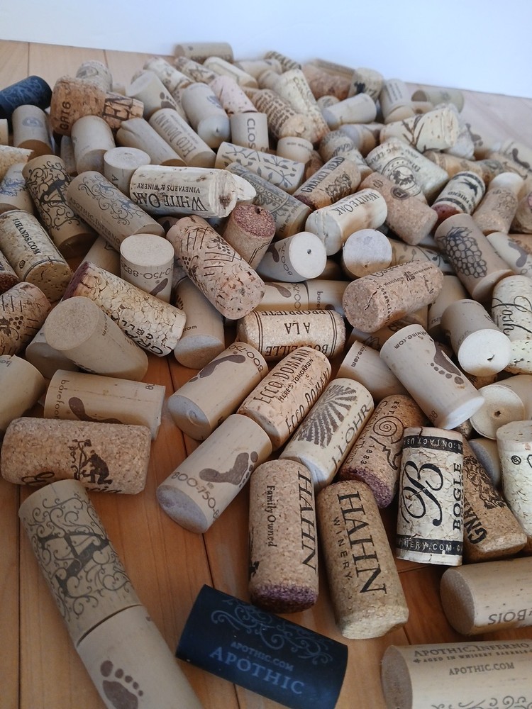 180 Pcs. NATURAL Wine CORKS ASSORTED USED