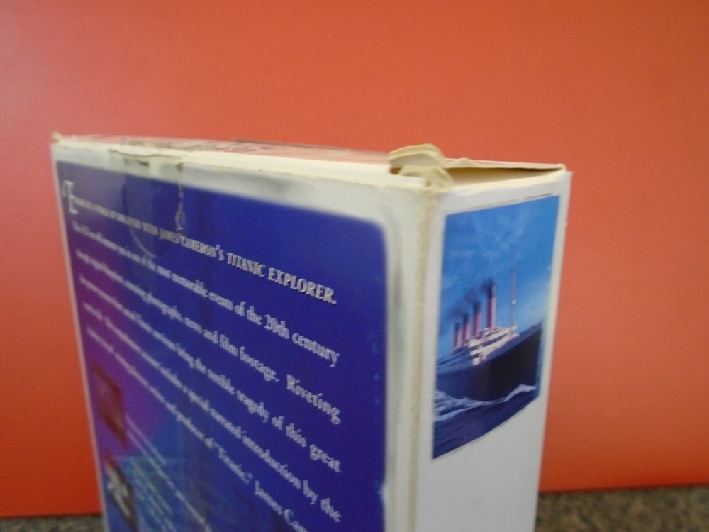 James Camerons Titanic Explorer