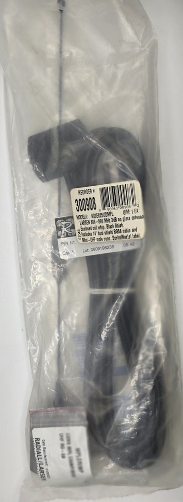 Larsen KG3E825UDMPL Antenna with mount