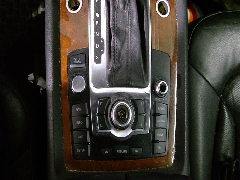 Used Headrest fits: 2011 Audi Q7 Grade A