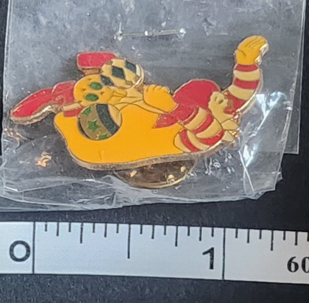 New McDonalds Pin Ronald Floating With Balloons