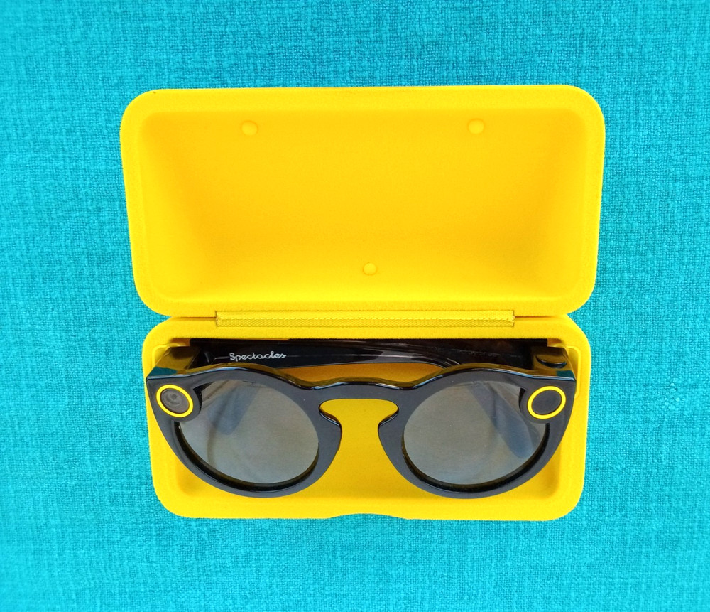 Snapchat Spectacles with Charging Case (No Cable)