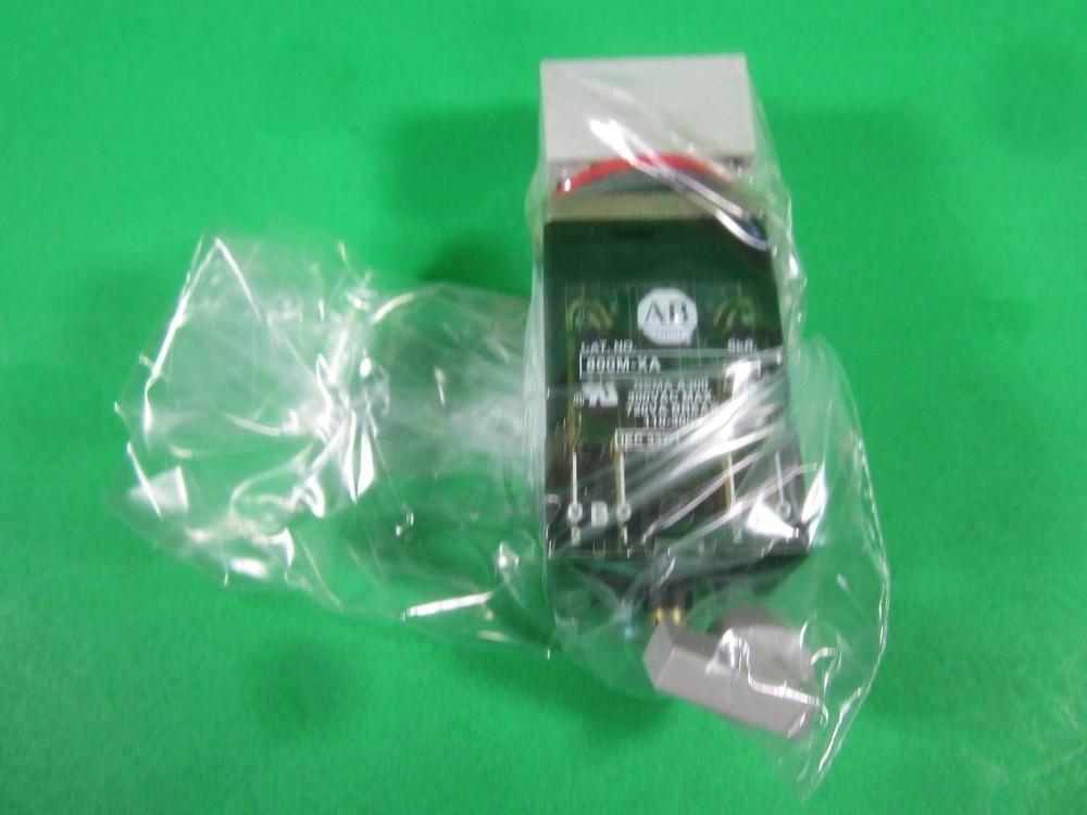 Allen-Bradley Pushbutton Selector Switch -- 800MS-JG2BB Ser: C -- New