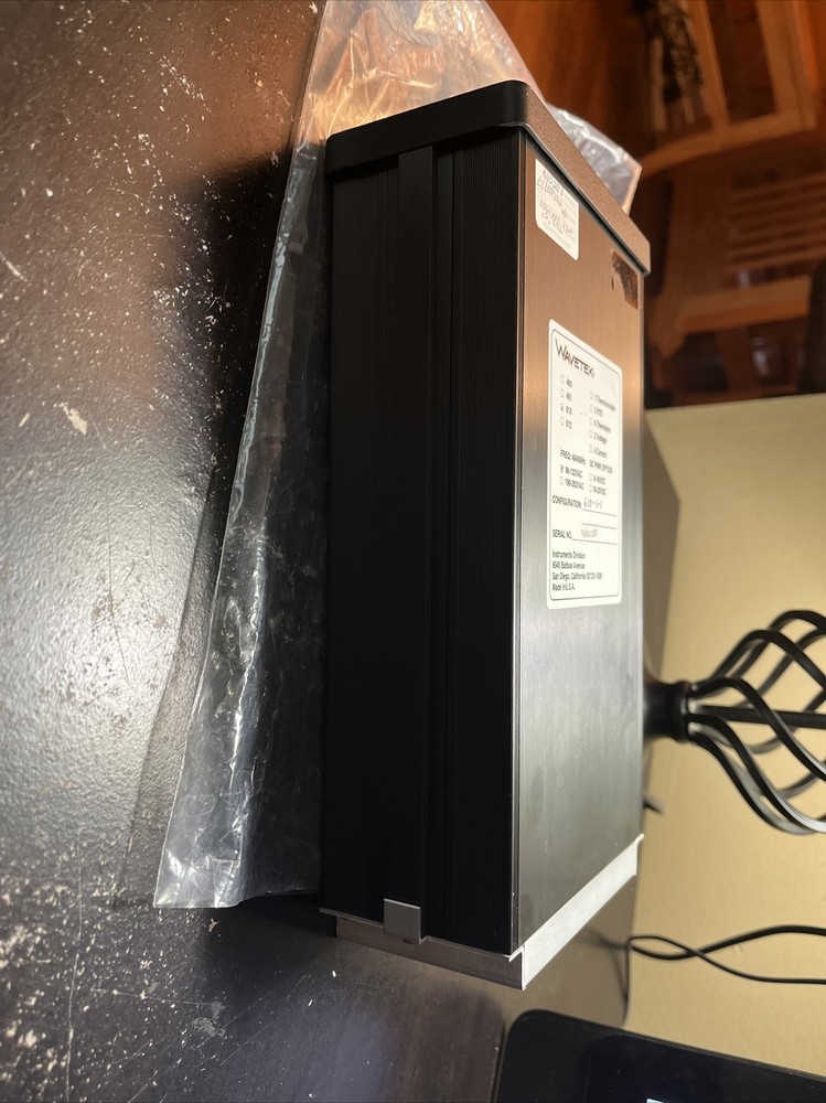 WAVETEK MODEL 610-1-1 FREQUENCY 90-132VAC PROGRAMMABLE THERMOCOUPLE TYPE