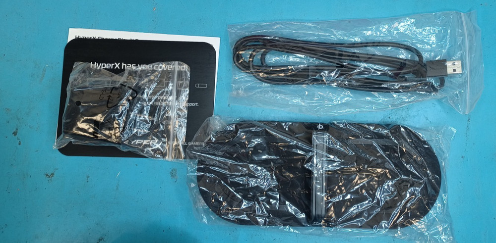 HyperX Chargeplay Base (Qi Wireless Charger) Comes with Cable and Wall Adapter