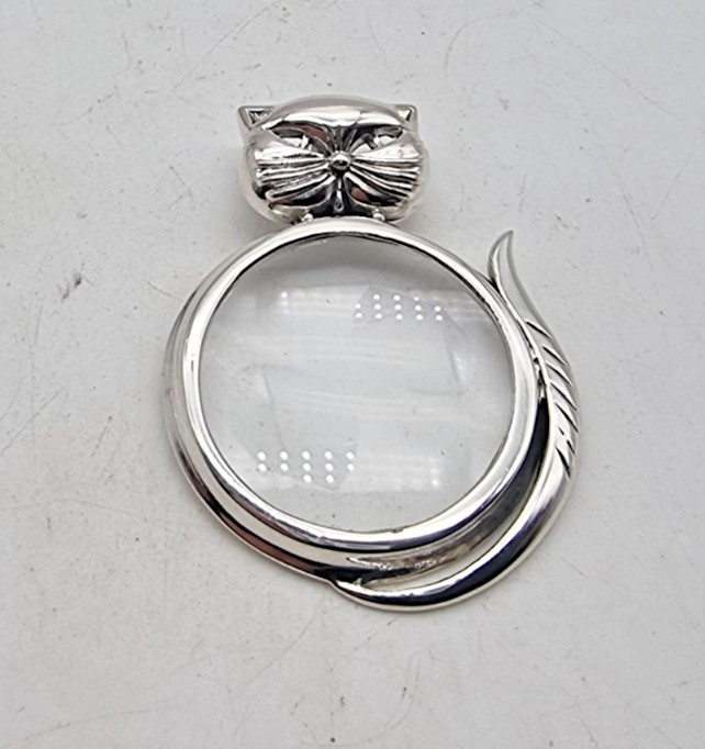 VERY NICE SOLID STERLING SILVER CAT DESIGN MAGNIFYING GLASS  PENDANT