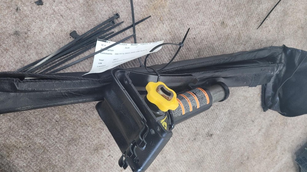 2015-2020 GMC SUV's Jack/Toolkit, Black, 000