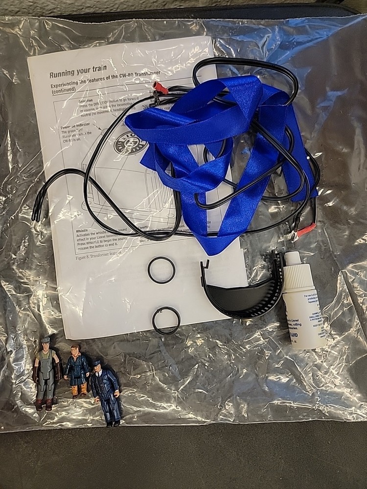 Vtg Lionel Polar Express Train Set w/Box. MISSING A CHARACTER