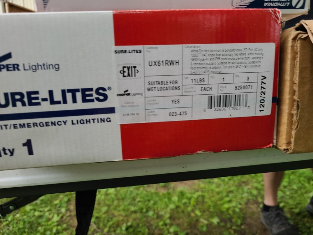 LOT OF 6 EMERGENCEY EXIT SIGNS ALL DIFFERENT