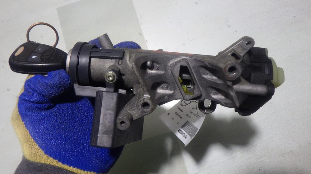 07 CHRYSLER PT CRUISER Ignition W/Key