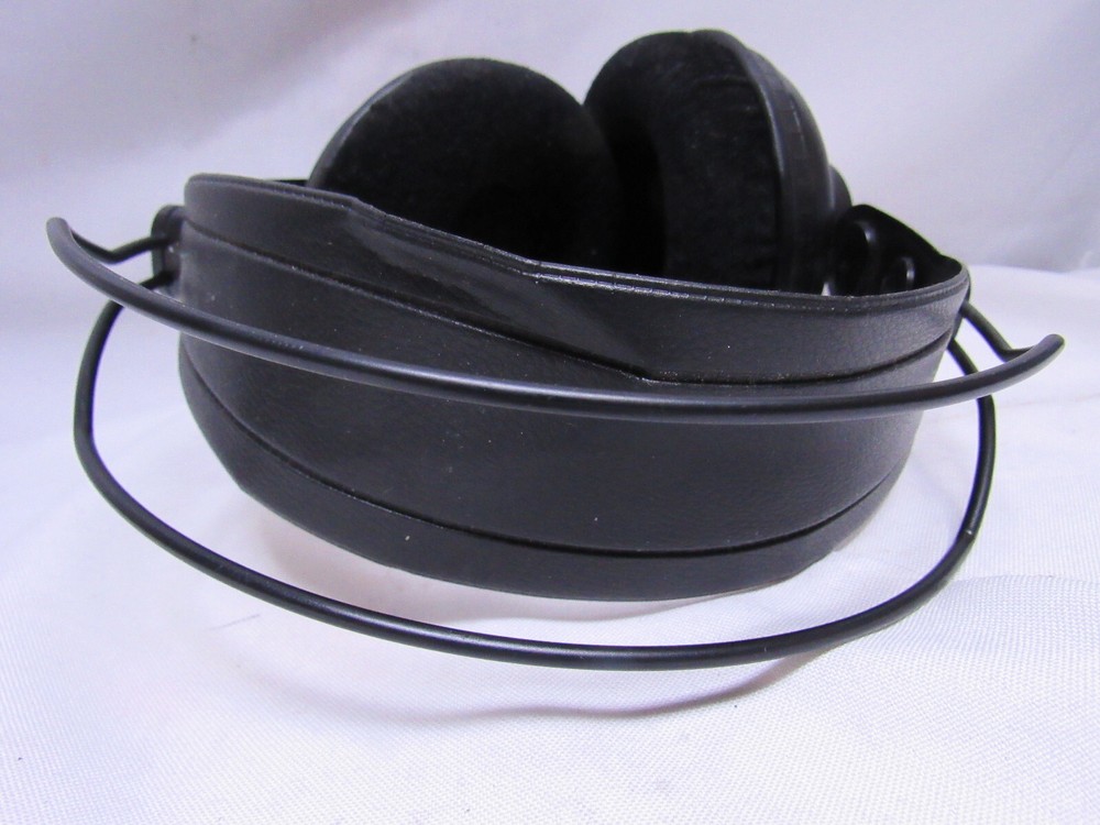 Samson SR950 Studio Headphones