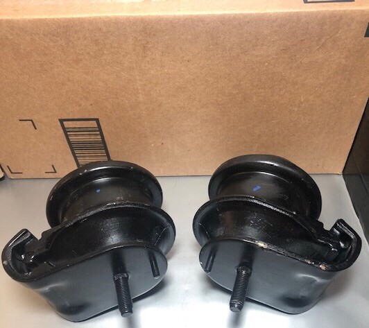 2 PCS ENGINE MOUNTS FOR INFINITI FX45