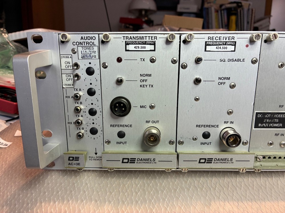 Daniels Electronics UHF Duplex Link/Repeater System, Programmable 406-430 MHz