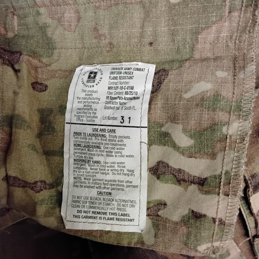 US OCP FRACU Combat Uniform Set – Flame Resistant Jacket & Pants Small-Regular