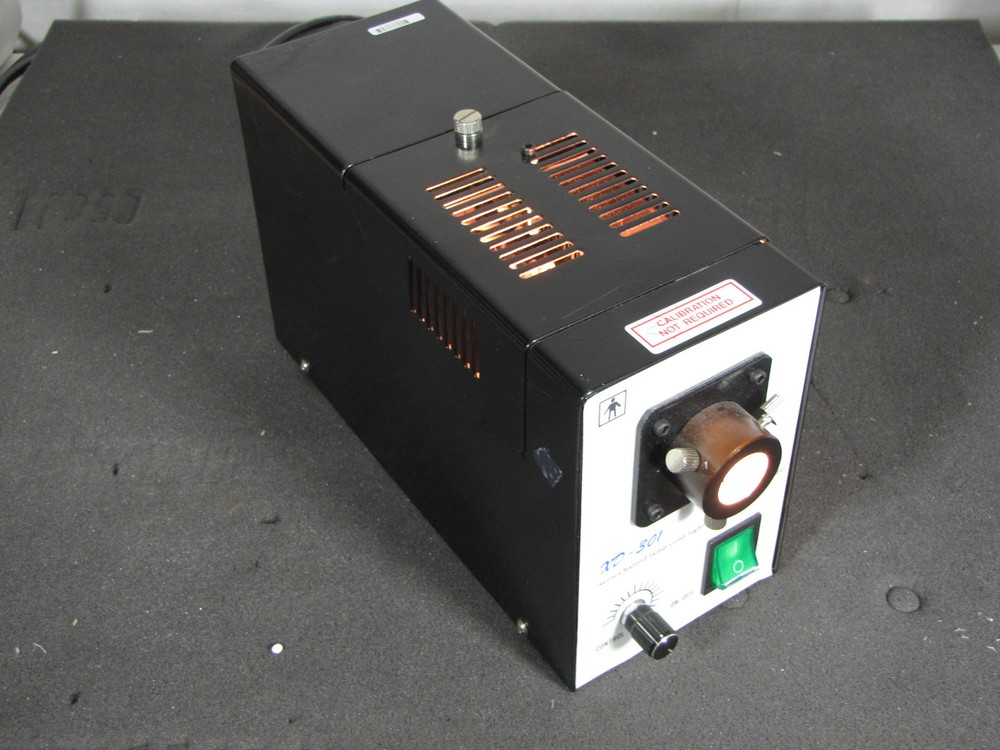 XD-301 One Hole One Lamp Footplate Scheduling Halogen Cold Light Source