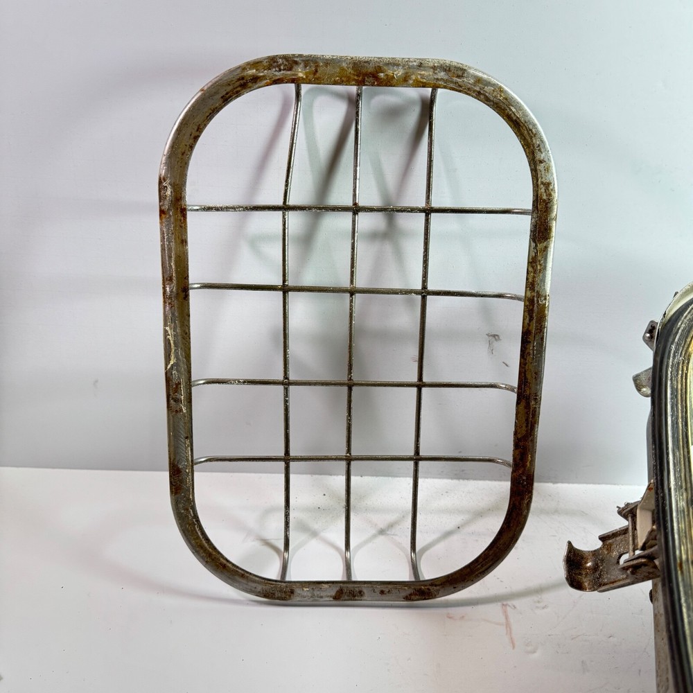 Space X Starship 34 - Recovered ENGINE BAY LIGHT - Flight 8