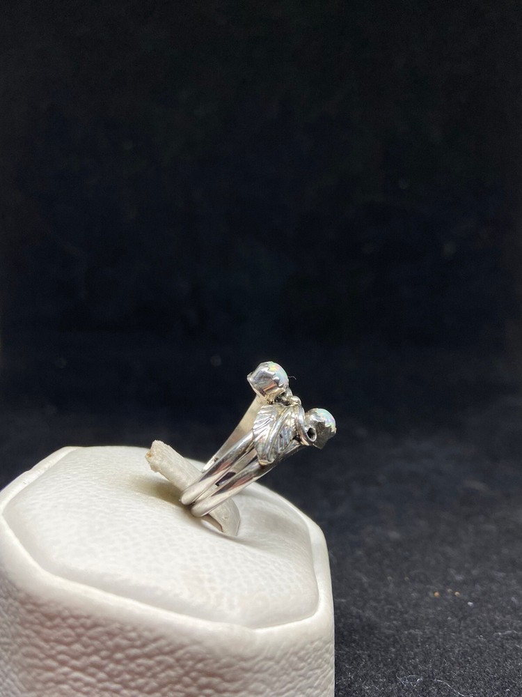 Native American Navajo white fire opal Sterling Silver leaf Ring Size 6.75