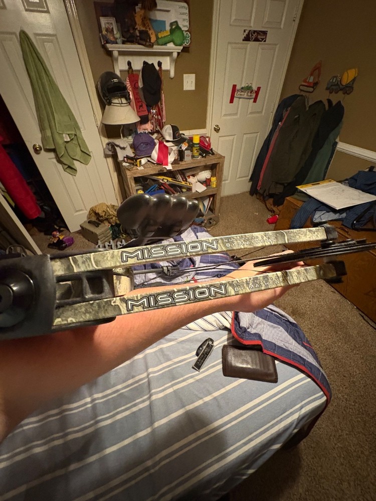 mathews mission switch compound bow