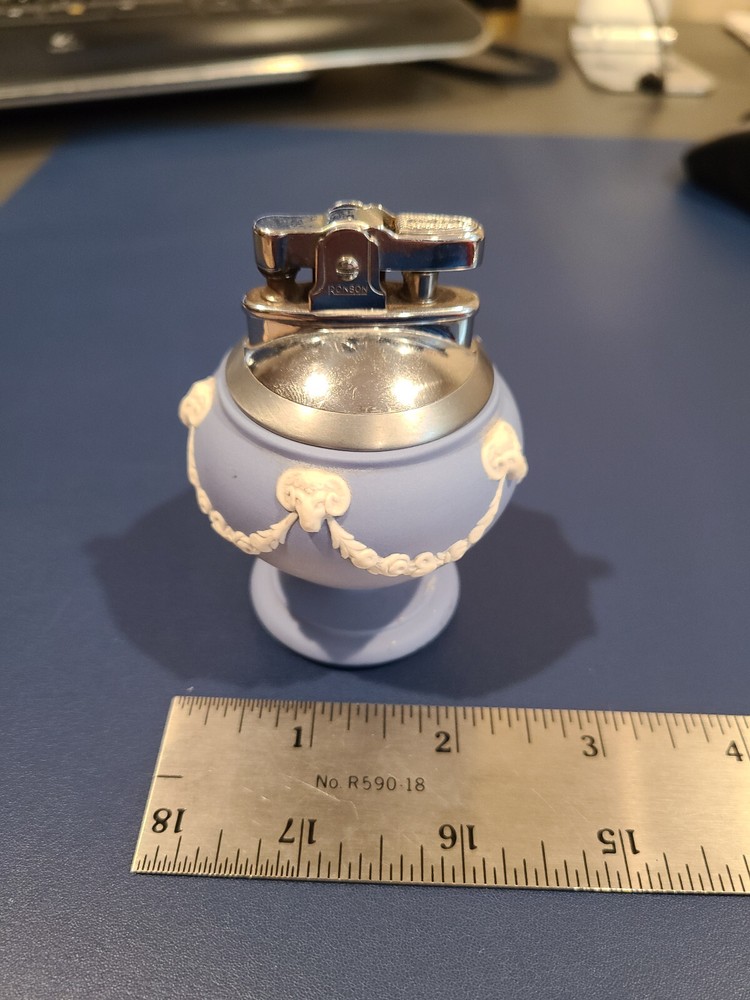 1954 Wedgewood Ronson Imperial Table Lighter