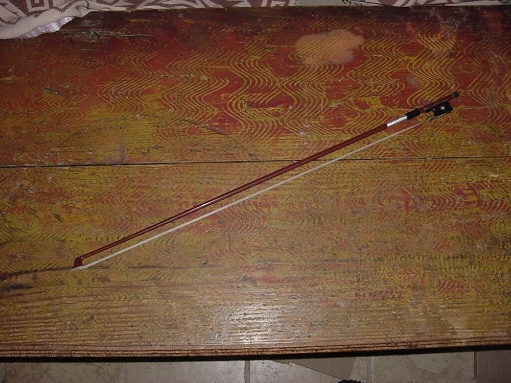 VINTAGE OCTAGONAL VIOLIN BOW 27 3/8 " length 55 grams