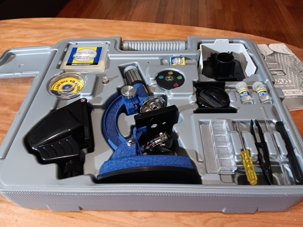 Konus KonuScience Zoom Microscope w/Projector Accessory Kit & Carrying Case