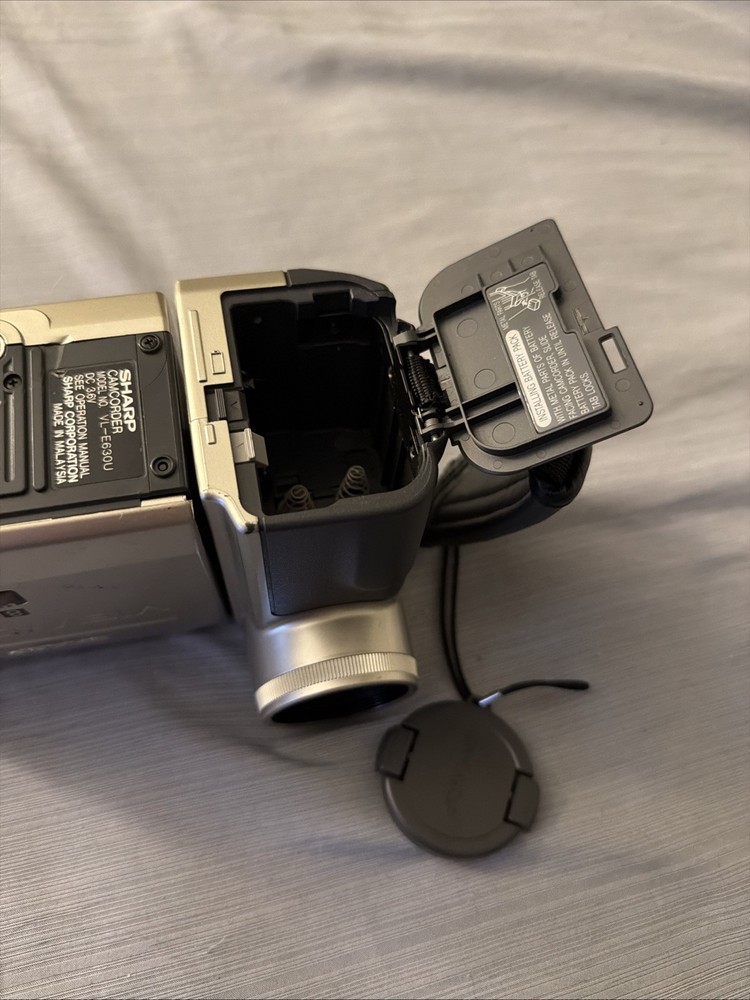 Sharp VL-E630 8mm Video8 Camcorder VCR Player Camera *No Battery *Untested AS-IS