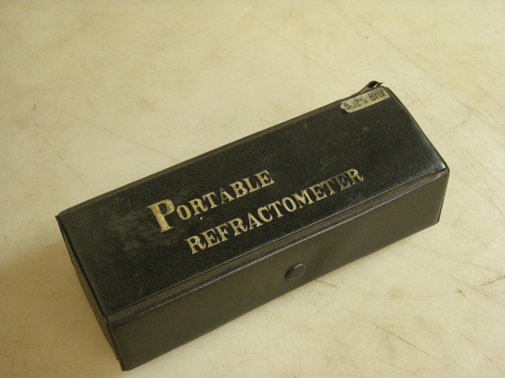 Ashburn RHB-32 Handheld Refractometer  0-32% Brix