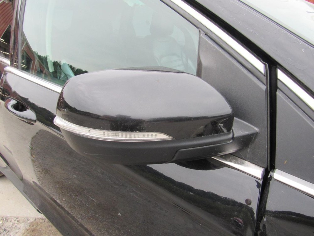 EDGE 2020 Glove Box 1068585