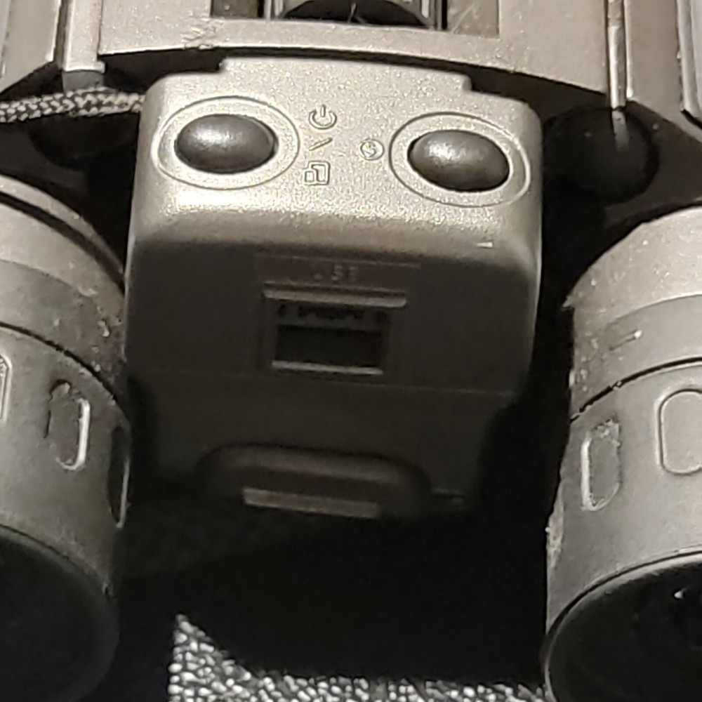 Famous Trails Bino-Camera DCB-822 8x22 Binocular & Digital Camera Untested