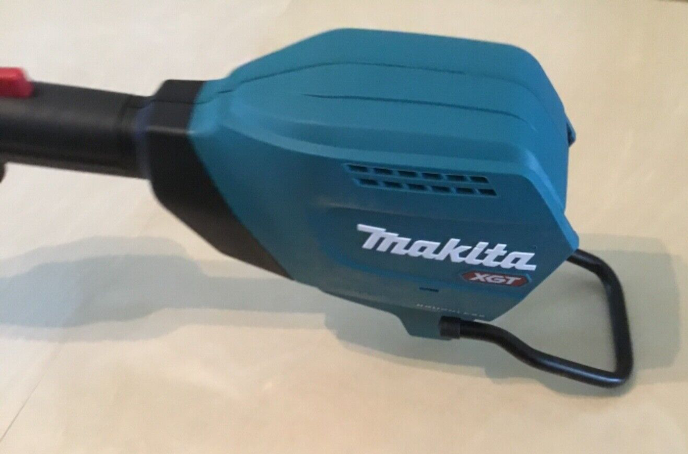 Makita 40V max XGT Brushless Cordless 15" String Trimmer ( Bare TooL )