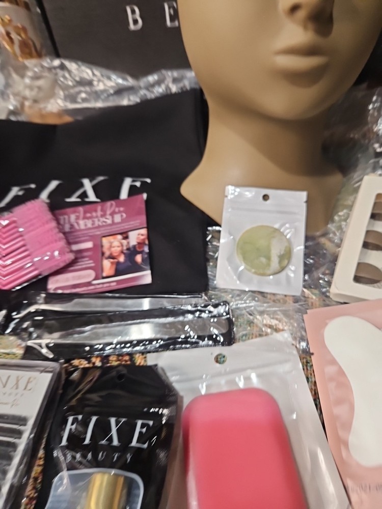 Fixe Beauty Eyelash Extension Training Kit – Practice Mannequin Head, Lashes,
