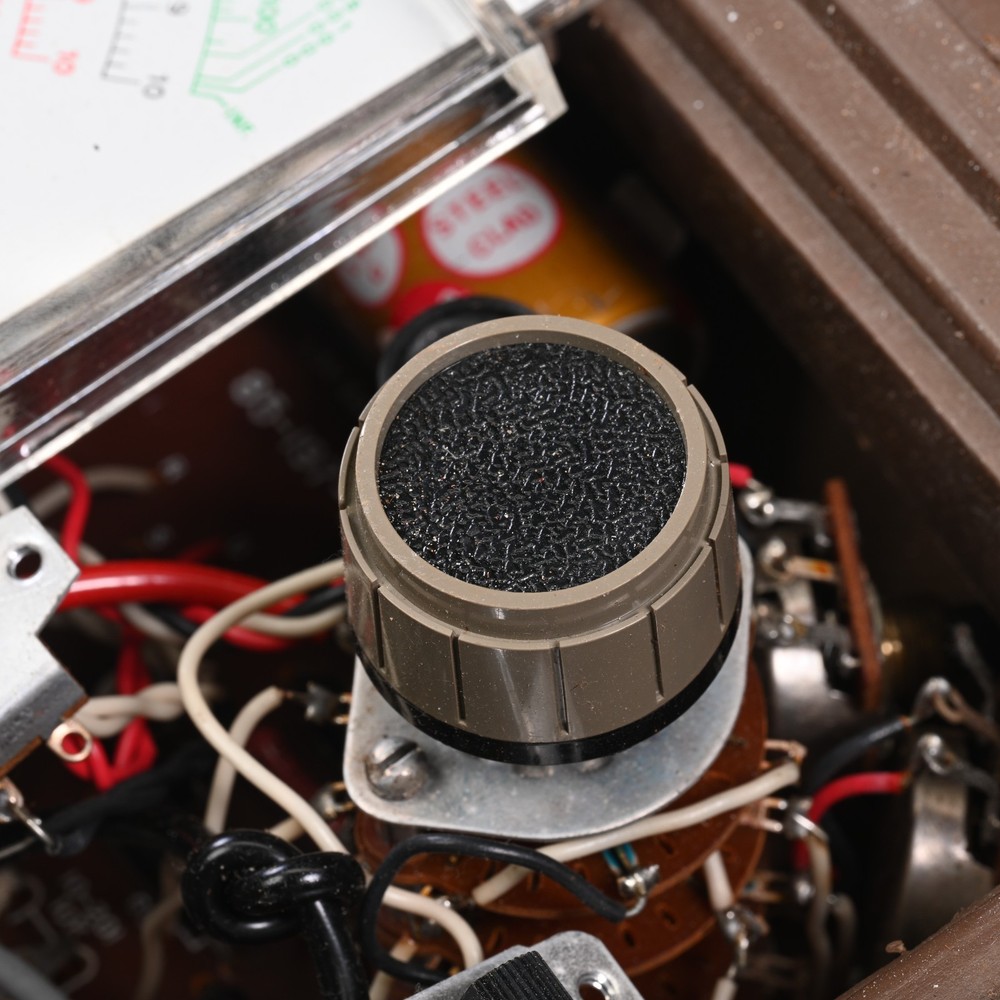 Vintage Heathkit Utility Solid State Voltmeter Model IM-17 in Original Case