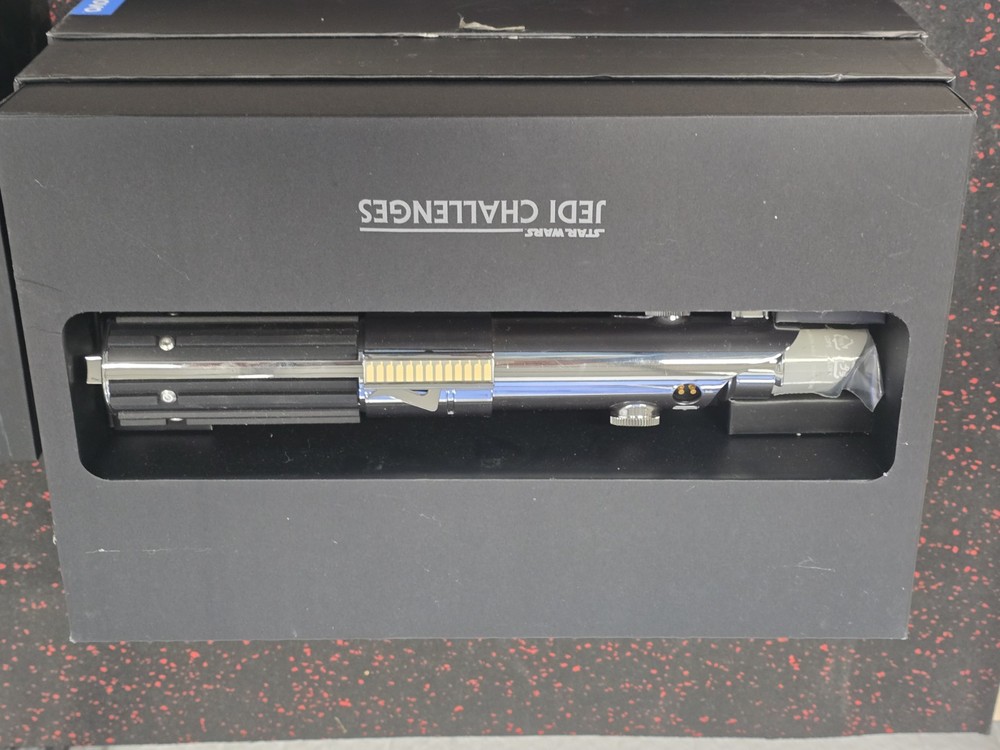 Star Wars Jedi Challenges AR Headset With Lightsaber Controller NEW OPEN BOX!