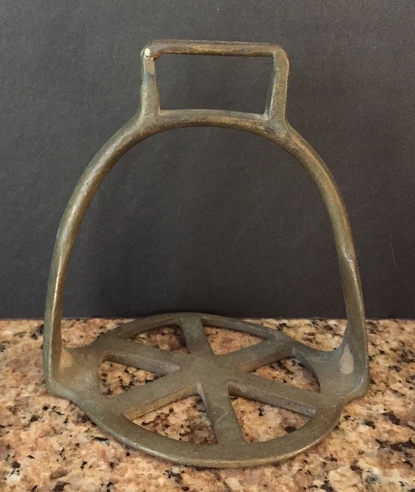 ANTIQUE CAST IRON UNUSUAL SHAPED SADDLE STIRRUP