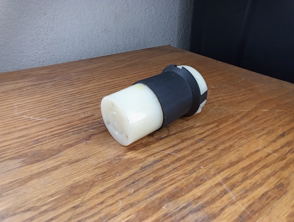 Hubbell HBL2313 20A. 125V. Turn & Pull Receptacle