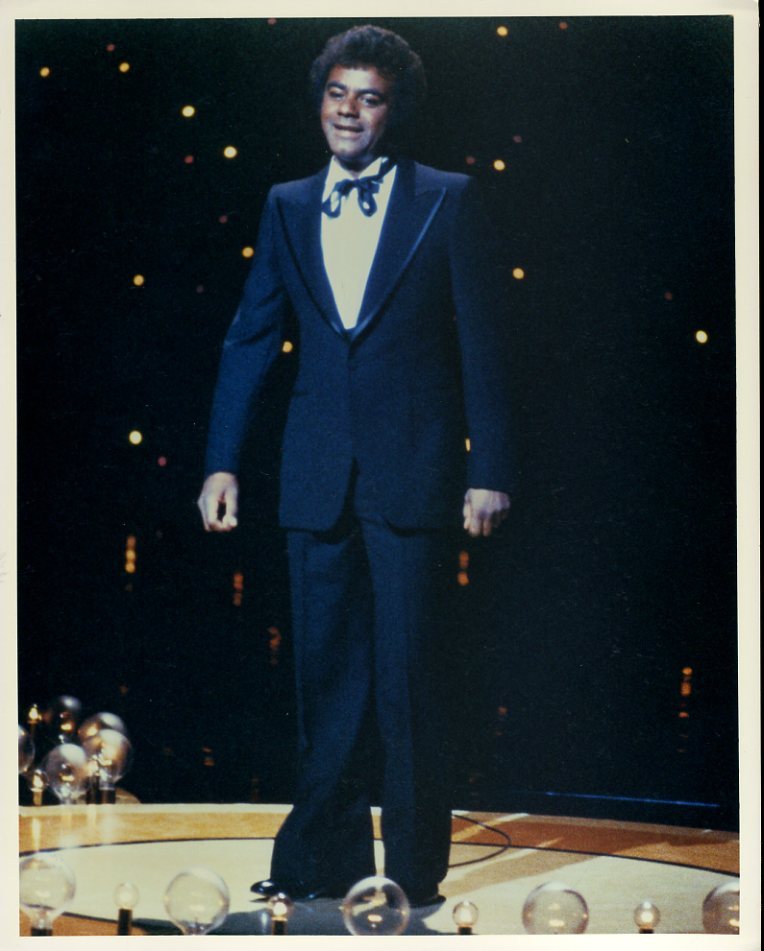 JOHNNY MATHIS  8X10 PHOTO   X5499