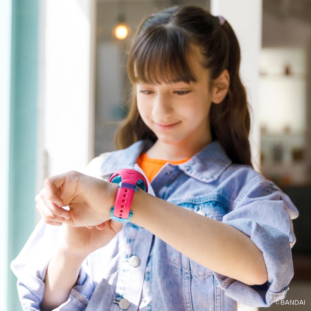 Tamagotchi Uni Pink Interactive Virtual Pet with Tamaverse Features Age 6+