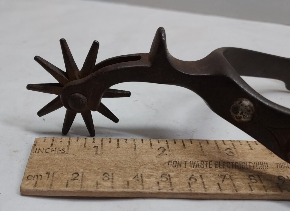 single Spur - RIGHT - Fixed Button - Chap Guard - star marked - listing #506254