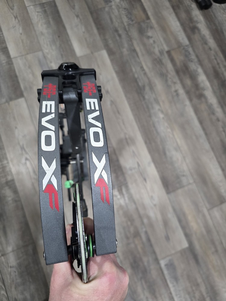 PSE Archery EVO XF 33 Compound Bow