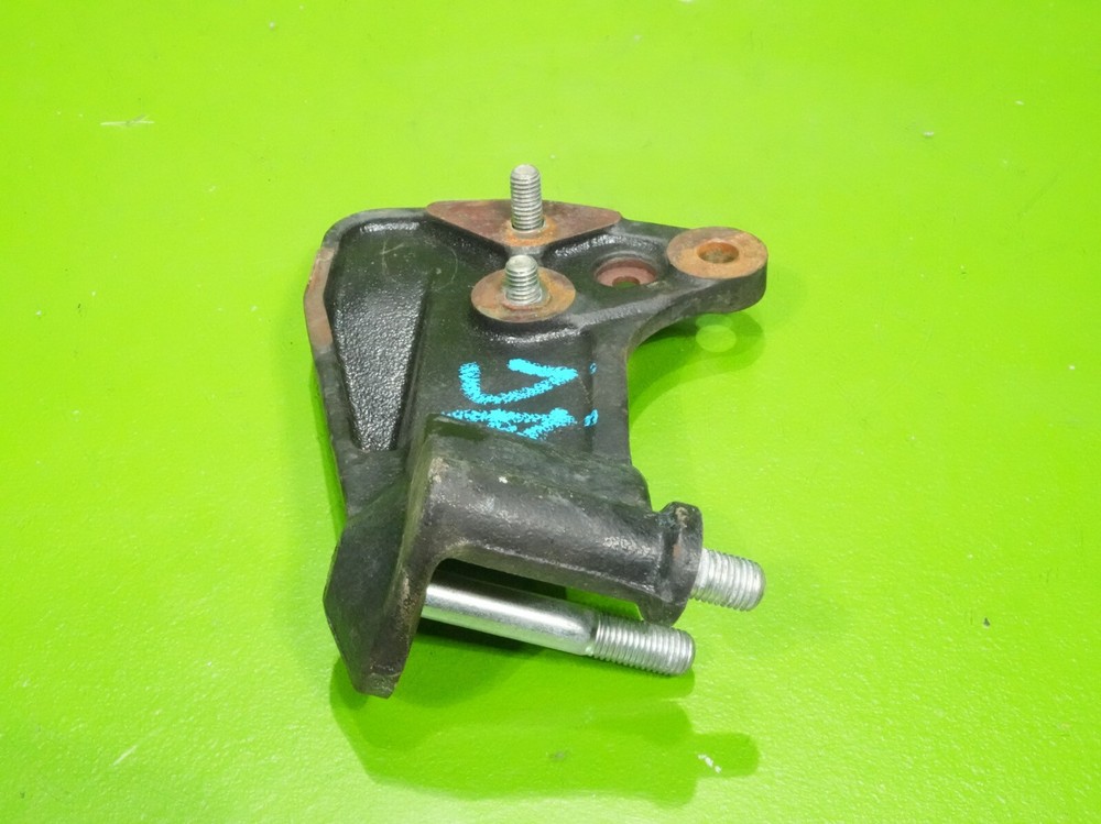 02-06 RSX OEM power steering rack passenger right mount bracket support holder
