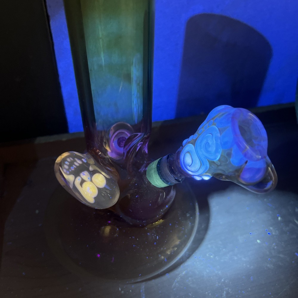 Travis Wigger Snodgrass Apprentice Bong UV reactive FTP