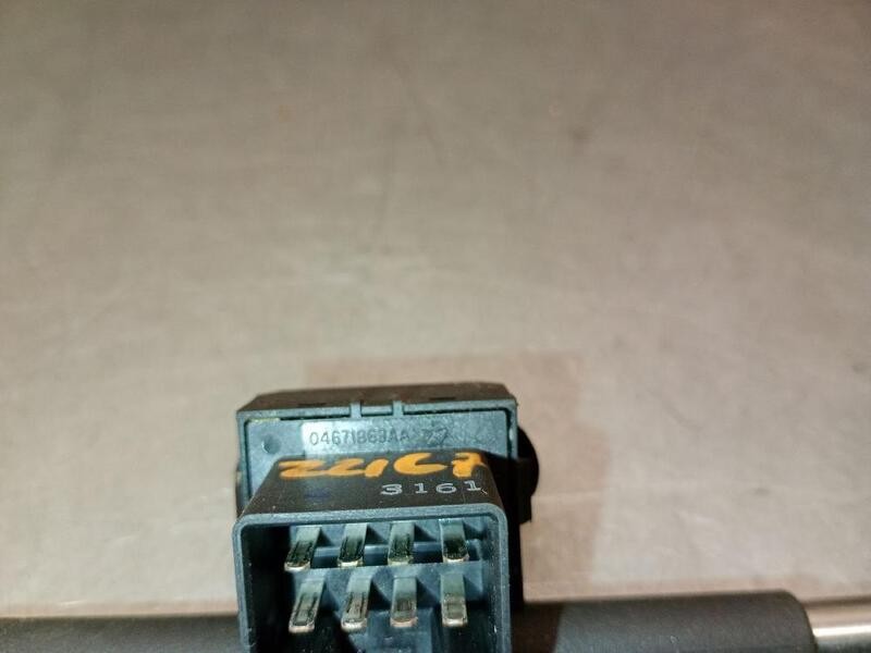 04671863AA rear window control panel rh 5412734 CHRYSLER PT CRUISER PT 2.2