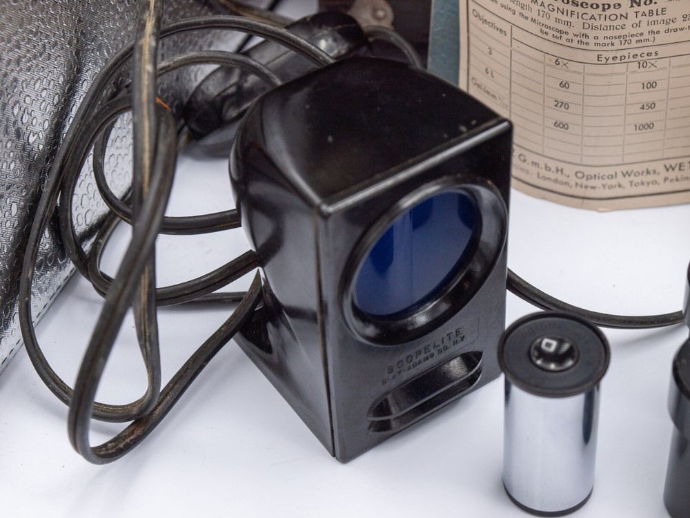 1945 - Ernst Leitz Wetzlar Compound Microscope w/ Case, 4 Objectives, Accs