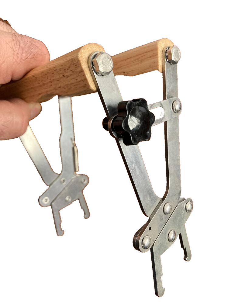 Frame lifter gripper adjustable. Clamp screw type BEEHIVE honeybees
