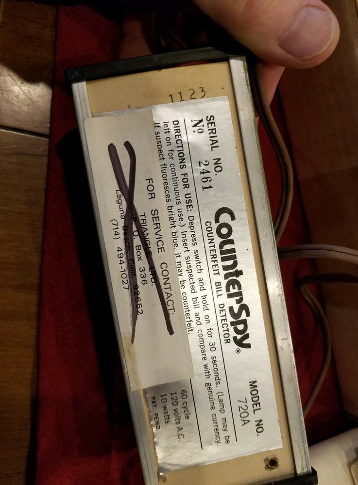 VTG. COUNTERFEIT BILL DETECTOR - COUNTERSPY w/ORIGINAL BOX AND INSTRUCTIONS N2